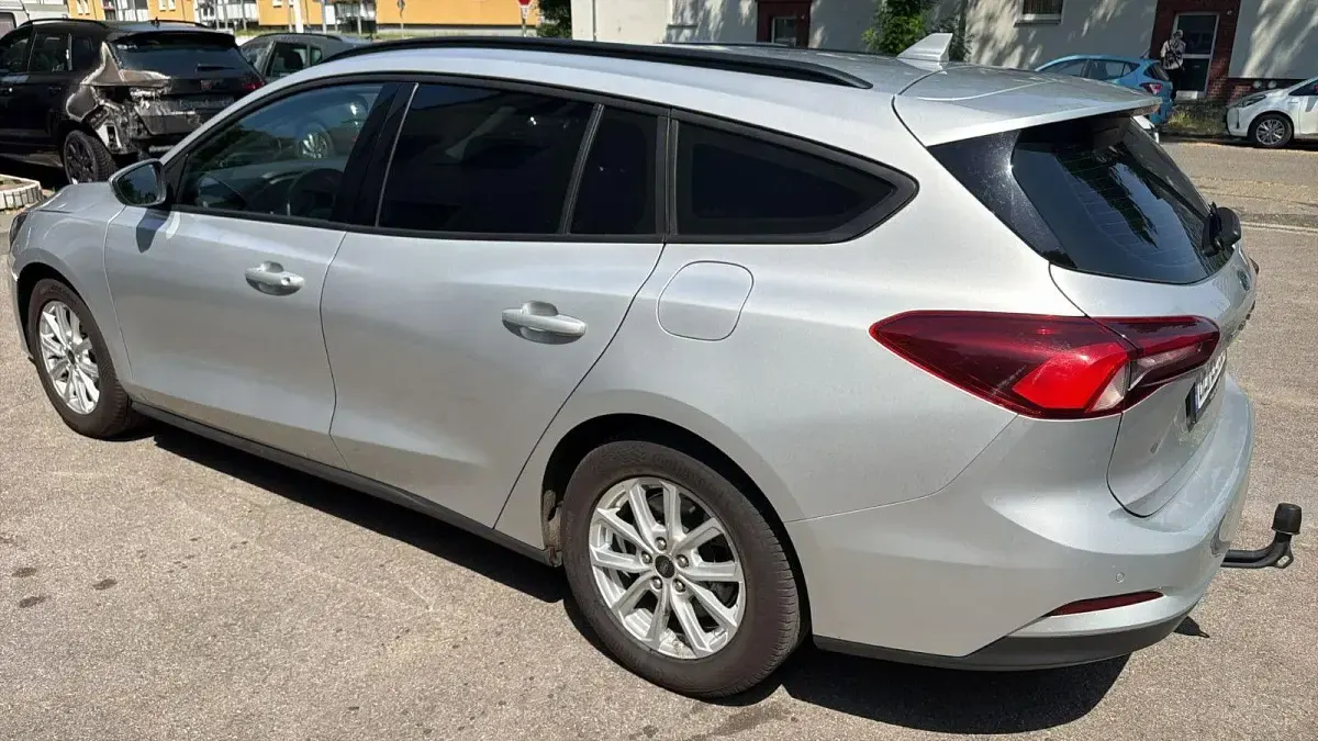 Gebraucht Ford Focus Cool & Connect 120 PS (88 kW) 2022 Silber Kombi