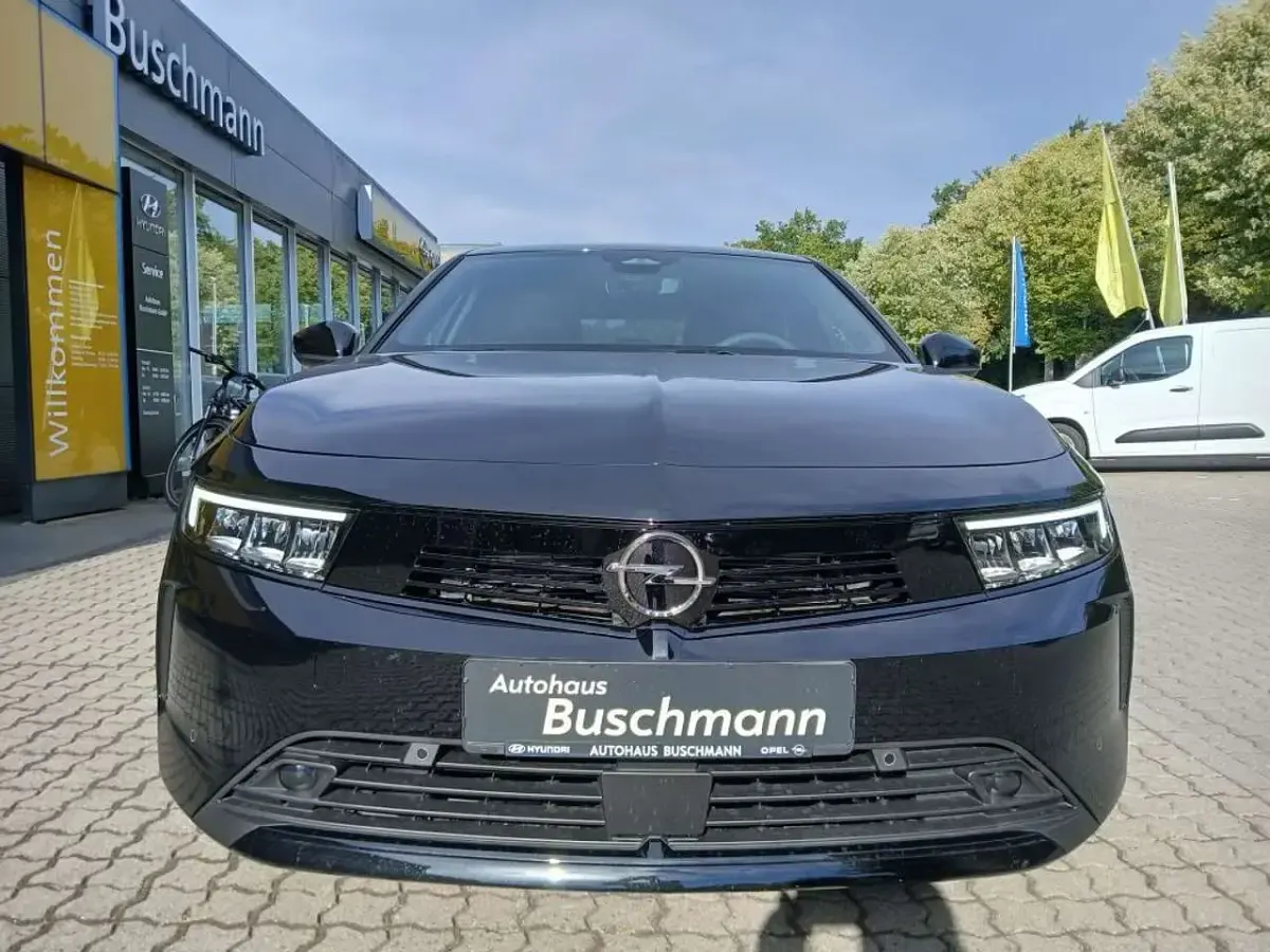 Gebraucht Opel Astra Edition 131 PS (96 kW) 2025 Karbon schwarz metallic Limousine