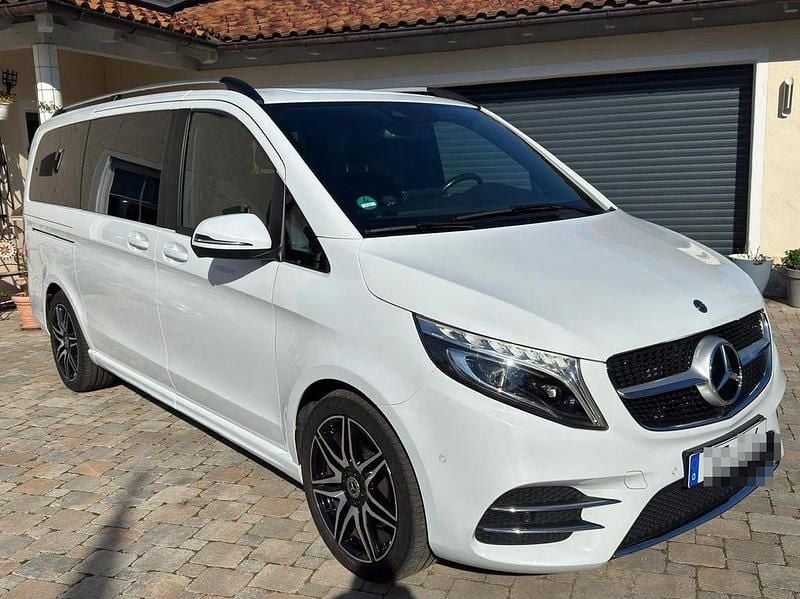 Weiß Gebraucht 2019 Mercedes V300 Edition Van / Kleinbus | 49.100 € (Teuer) - Bild 1/4