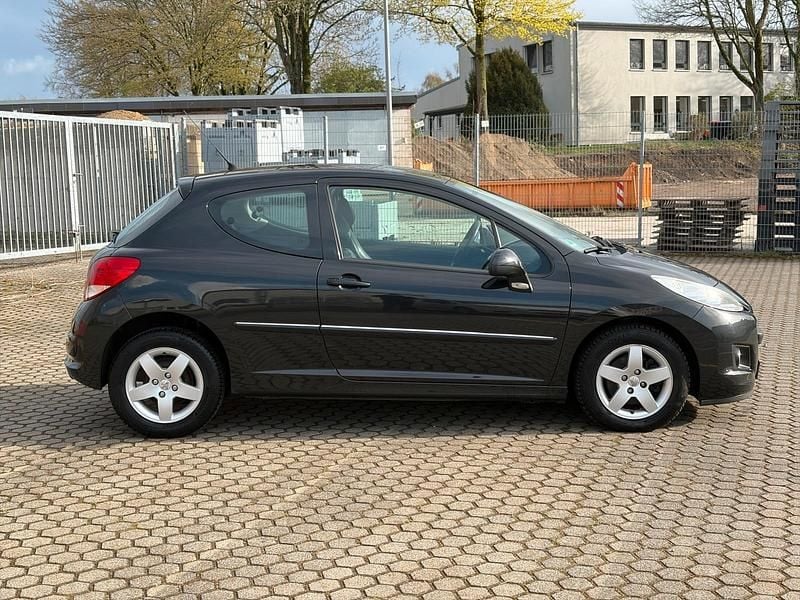 Gebraucht Peugeot 207 95 PS (69 kW) 2011 Schwarz Kleinwagen