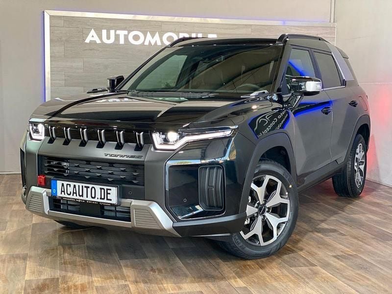 Space black Neu 2025 Ssangyong (KGM) Torres SUV | 31.890 € - Bild 1/4