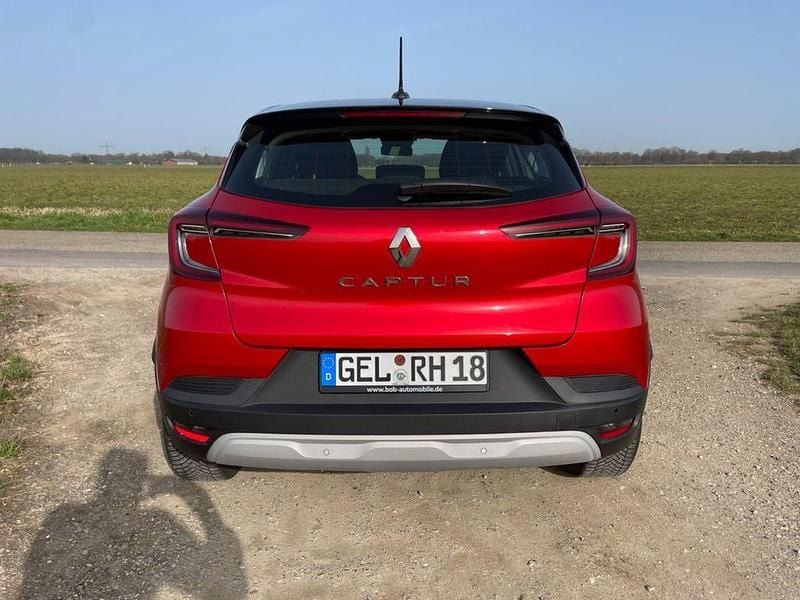 Gebraucht Renault Captur Equilibre 91 PS (66 kW) 2022 Rot SUV