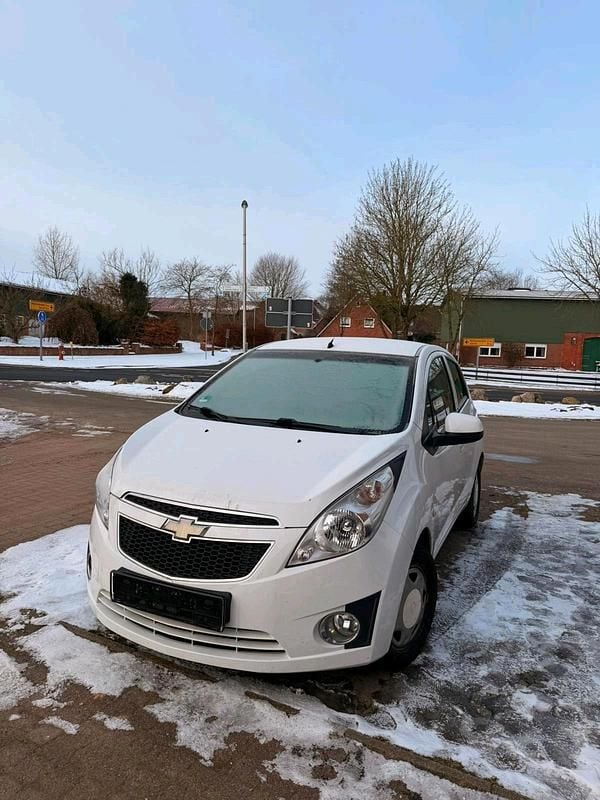 Gebraucht Chevrolet Spark 68 PS (50 kW) 2012 Weiß Kleinwagen