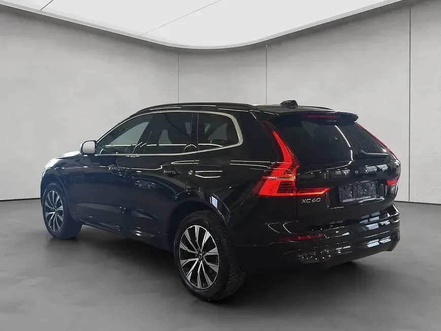 Second-hand Volvo XC60 250 CP (183 kW) 2025 Negru SUV