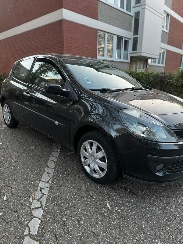 Second-hand Renault Clio II 75 CP (55 kW) 2006 Hatchback