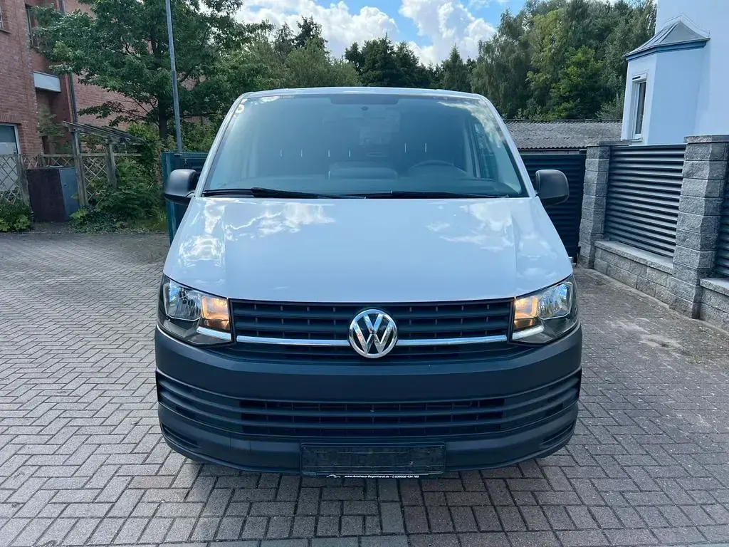 Second-hand VW Transporter 150 CP (110 kW) 2018 Alb Van
