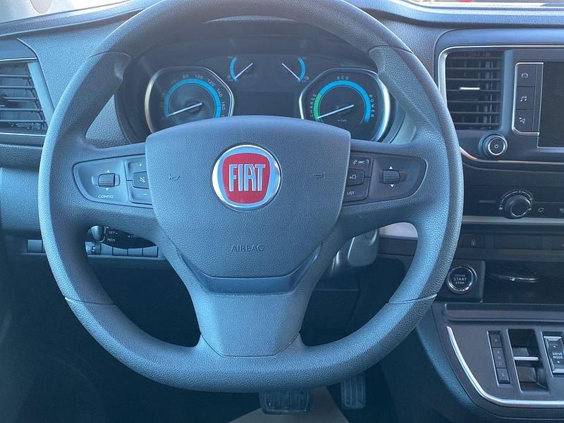 Gebraucht Fiat E-Ulysse L2 75 kWh 100 kW (136 PS) 2022 Platin grau metallic Van / Kleinbus