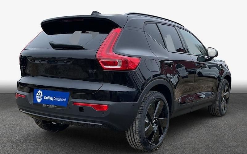 Neu Volvo XC40 Plus 163 PS (119 kW) 2026 Weiß SUV