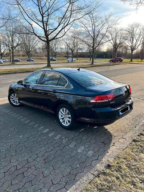 Gebraucht VW Passat Comfortline 125 PS (91 kW) 2015 Schwarz Limousine