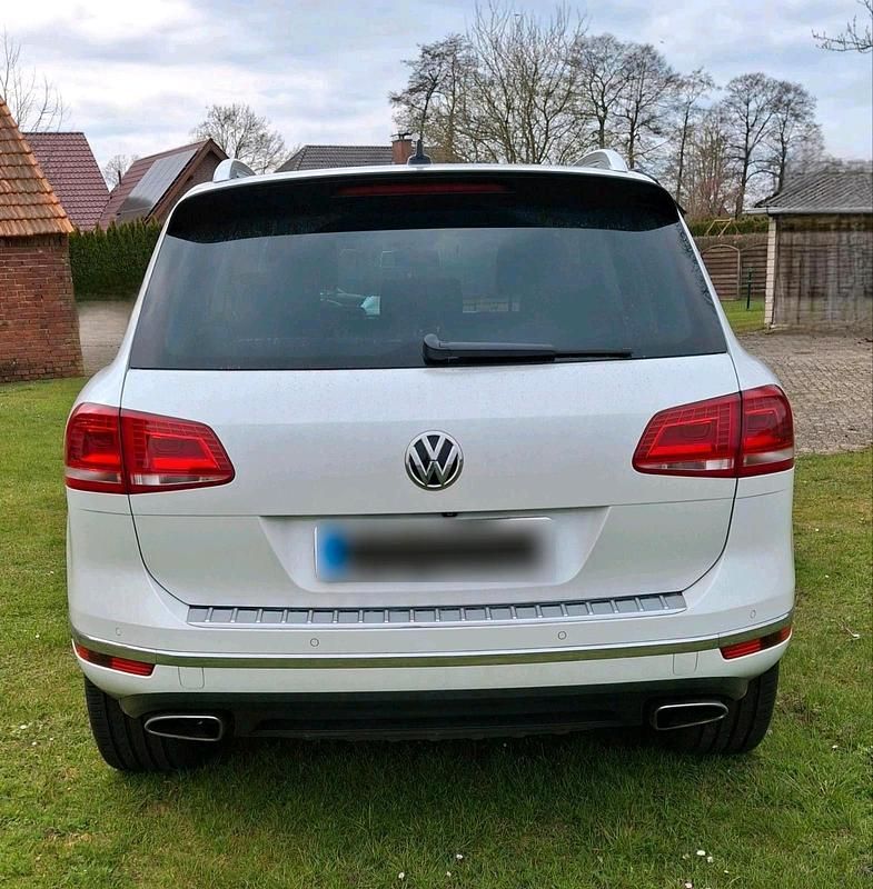 Gebraucht VW Touareg 262 PS (192 kW) 2015 Weiß SUV