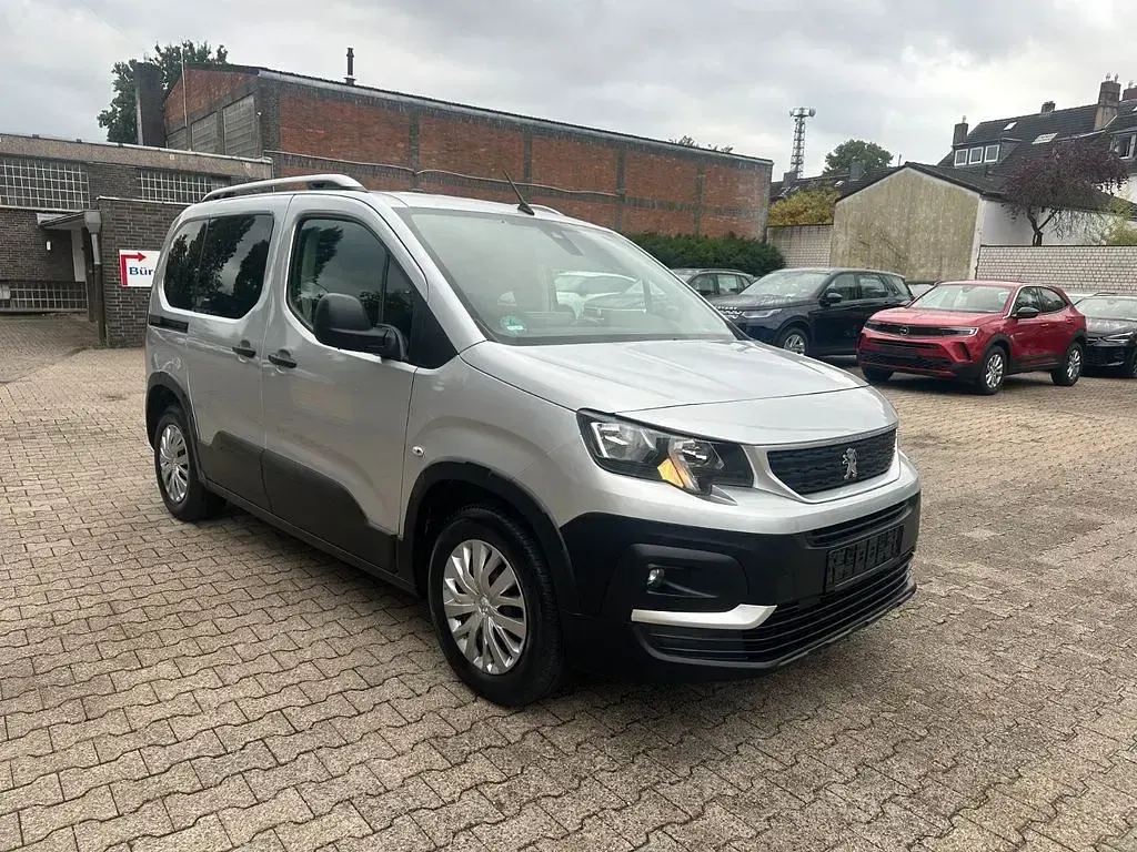 Gebraucht Peugeot Rifter Active 131 PS (96 kW) 2020 Grau Van / Kleinbus