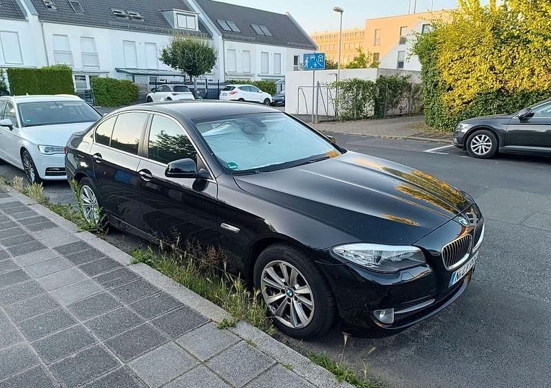 Schwarz Gebraucht 2013 BMW 520 Efficient Dynamics Limousine | 14.900 € (Guter Preis) - Bild 1/3