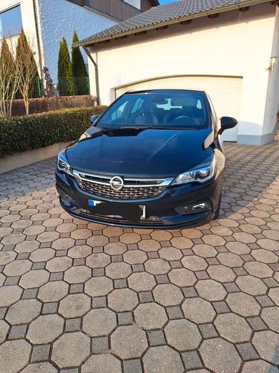 Gebraucht Opel Astra Dynamic 150 PS (110 kW) 2016 Limousine