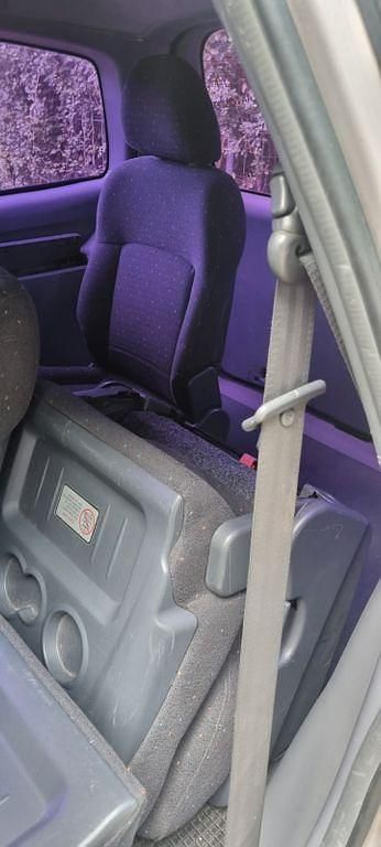 Gebraucht Hyundai Trajet GLS 136 PS (100 kW) 2004 Silber Van / Kleinbus