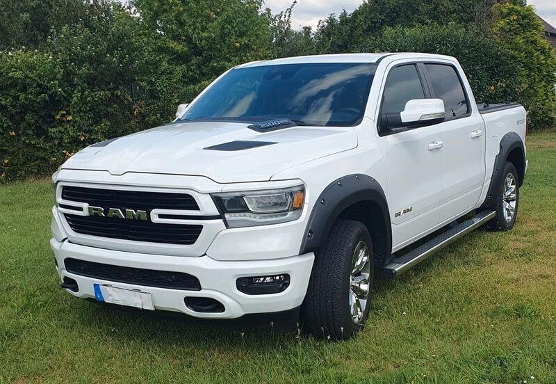 Weiß Gebraucht 2021 Dodge Ram Abholung | 49.990 € (Fairer Preis) - Bild 1/4