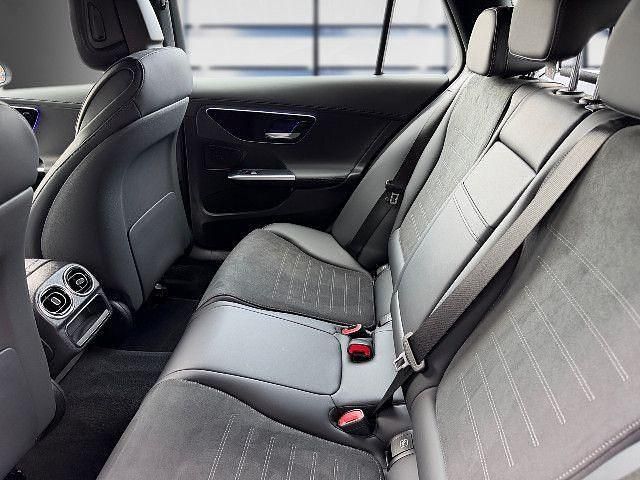 Gebraucht Mercedes C300 AMG 265 PS (194 kW) 2025 Schwarz Limousine