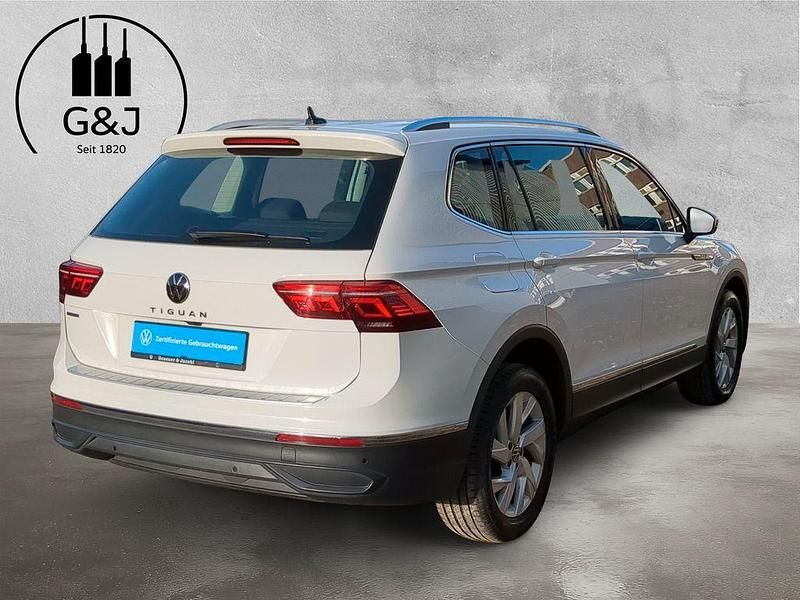 Gebraucht VW Tiguan Allspace Life 150 PS (110 kW) 2022 Weiß SUV