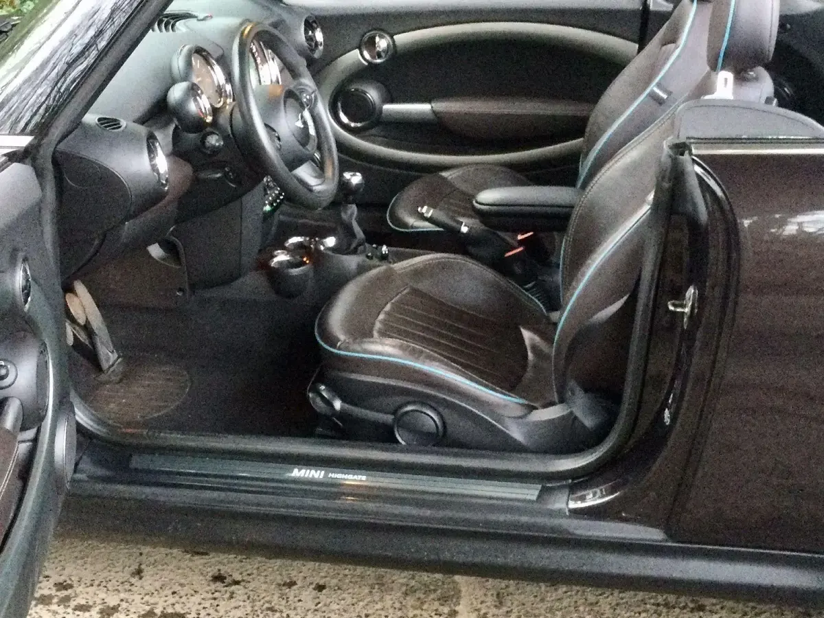 Usata Mini Cooper Cabriolet 98 CV (72 kW) 2014 Nero Cabrio