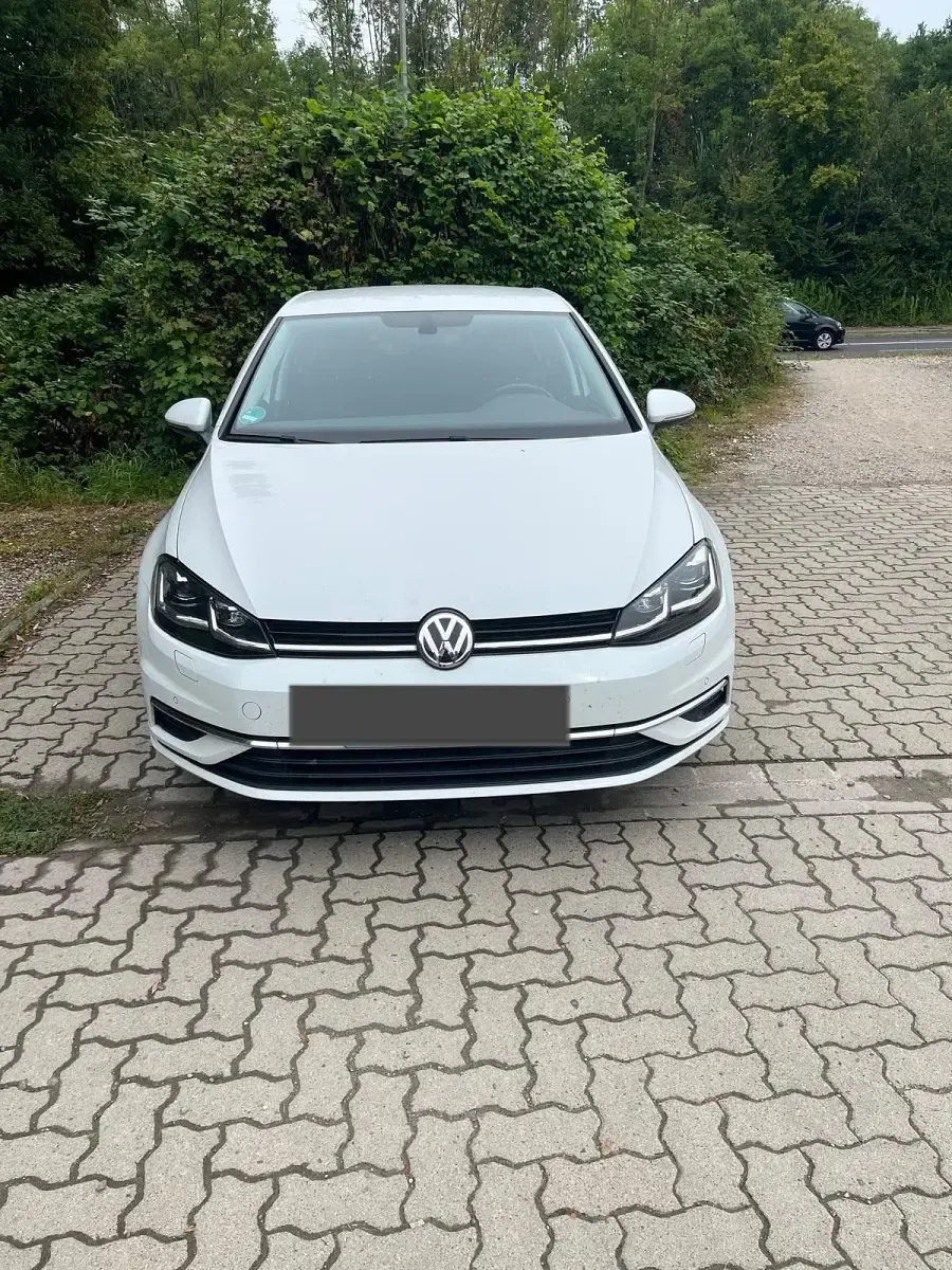 Gebraucht VW Golf VII 125 PS (91 kW) 2017 Weiß Limousine