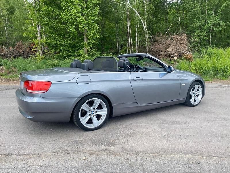 Gebraucht BMW 320 Cabriolet 170 PS (125 kW) 2009 Grau Cabrio