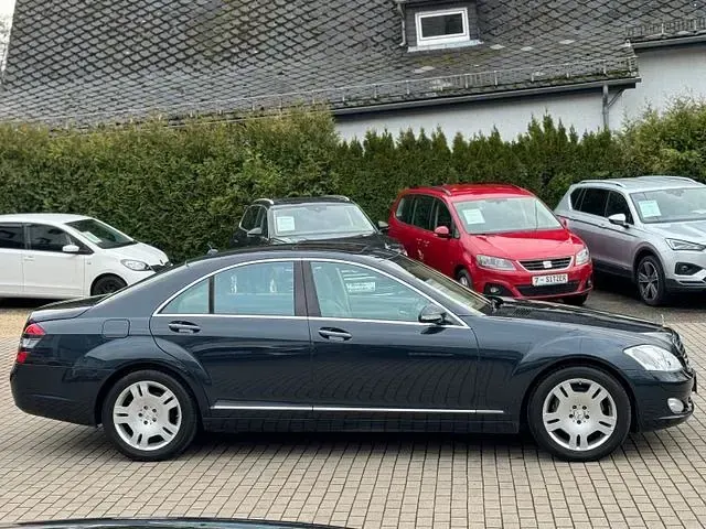Gebraucht Mercedes S500 387 PS (284 kW) 2005 Schwarz (smaragdschwarz  metalliclack) Limousine