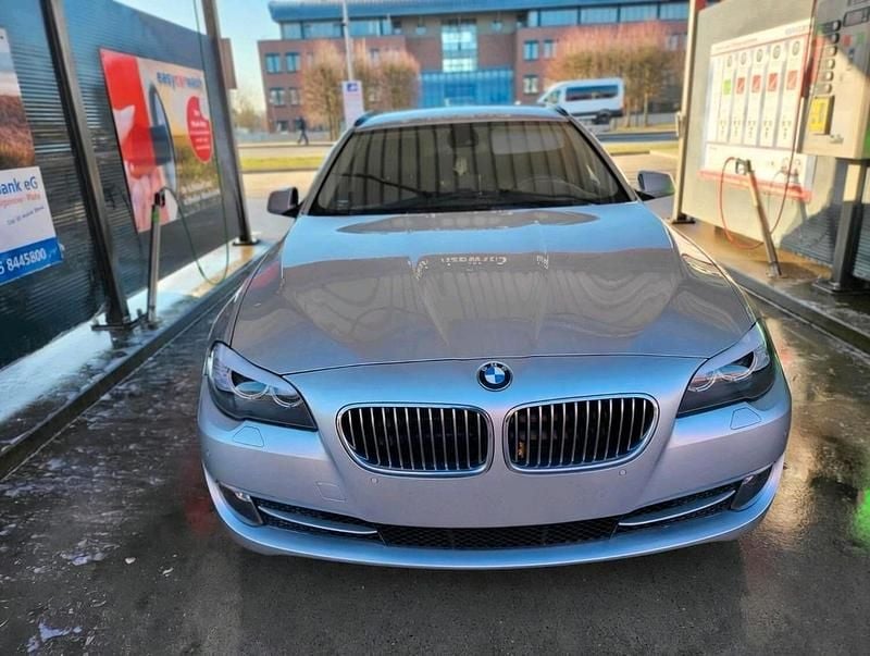 Gebraucht BMW 525 218 PS (160 kW) 2012 Silber Kombi
