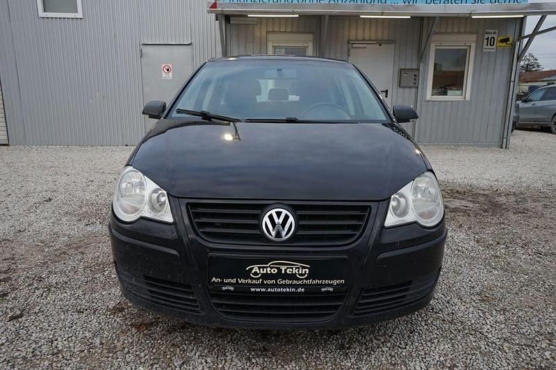 Gebraucht VW Polo Trendline 69 PS (50 kW) 2007 Black magic perleffekt Kleinwagen