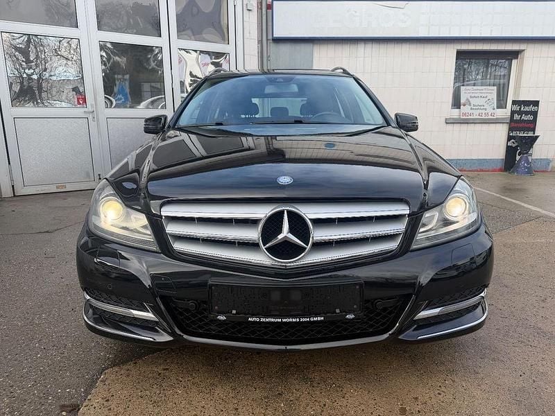 Gebraucht Mercedes C220 170 PS (125 kW) 2015 Schwarz Limousine