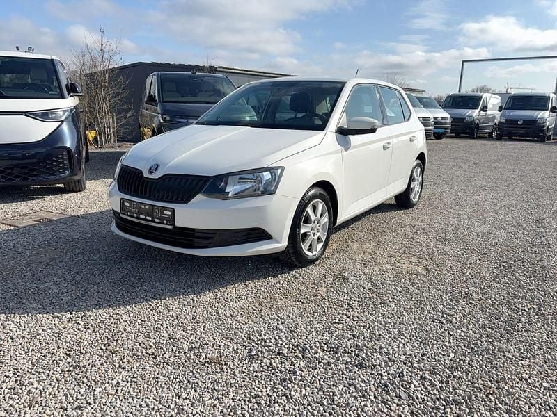 Gebraucht Skoda Fabia Active 60 PS (44 kW) 2015 Weiß Kleinwagen