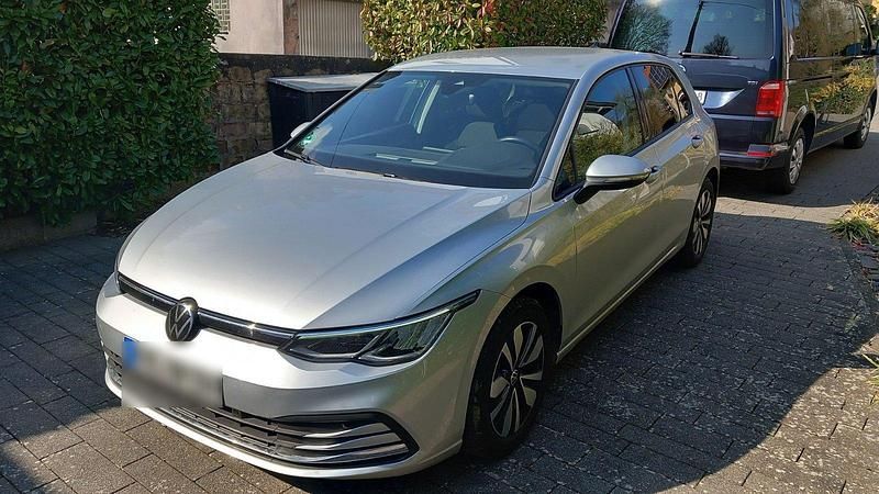Gebraucht VW Golf VIII Move 131 PS (96 kW) 2023 Silber Limousine