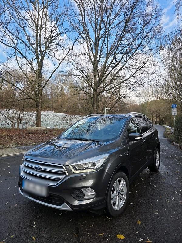 Grau Gebraucht 2019 Ford Kuga SUV | 14.990 € (Guter Preis) - Bild 1/4