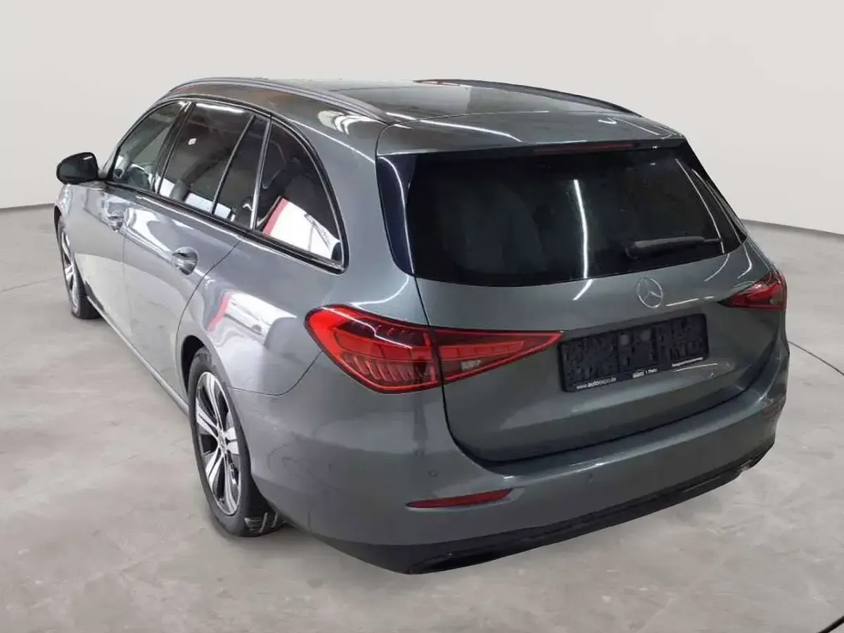 Gebraucht Mercedes C220 Avantgarde 200 PS (147 kW) 2023 Selenitgrau metallic Kombi