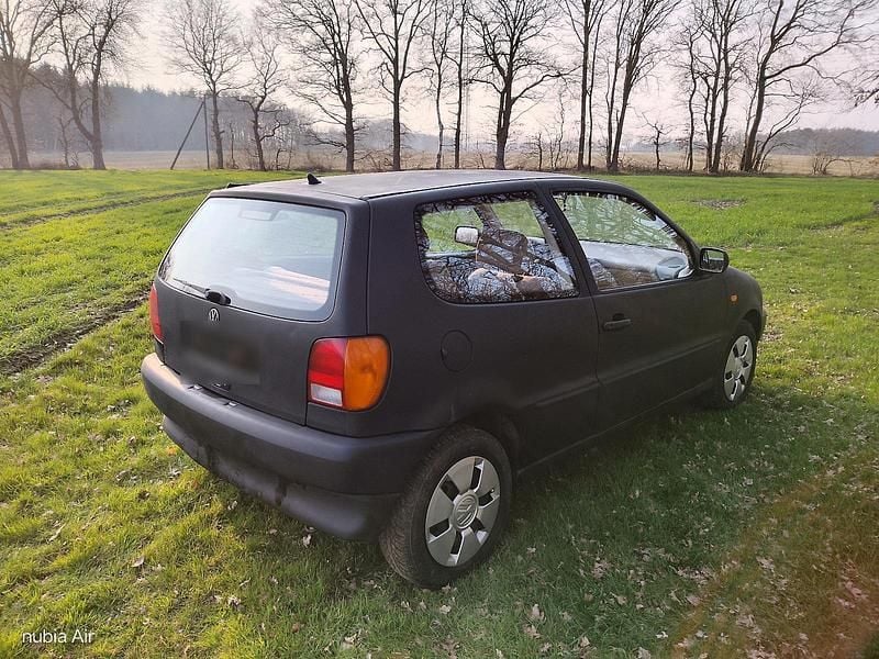 Gebraucht VW Polo 50 PS (36 kW) 1998 Schwarz Kleinwagen