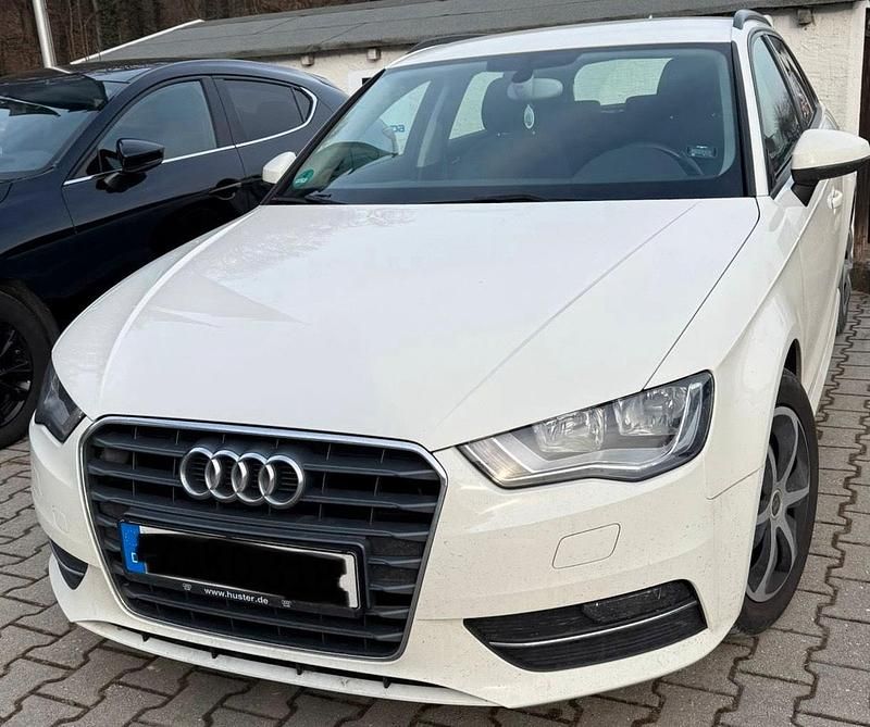 Gebraucht Audi A3 110 PS (80 kW) 2014 Weiß Limousine