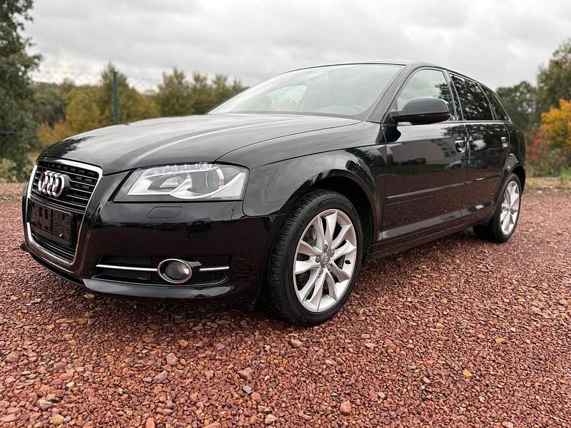 Schwarz Gebraucht 2012 Audi A3 Limousine | 11.900 € - Bild 1/4