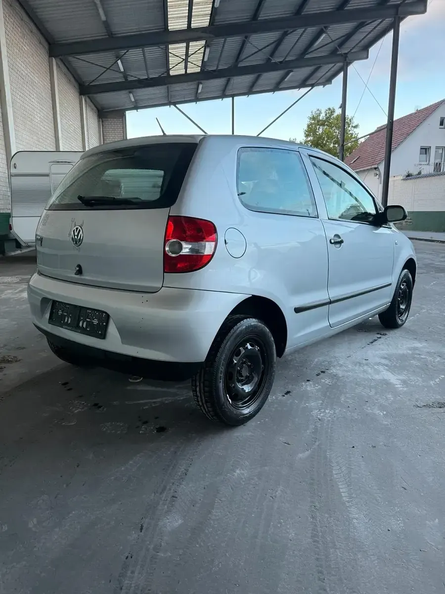 Gebraucht VW Fox 54 PS (39 kW) 2007 Silber Kleinwagen