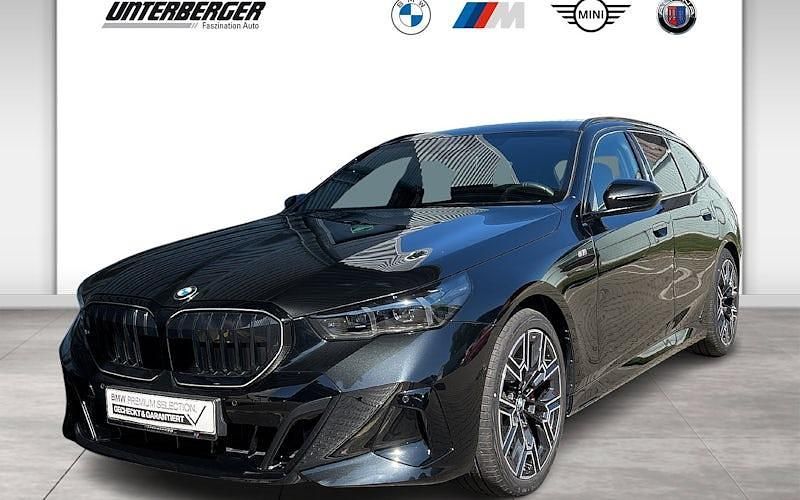 Schwarz Gebraucht 2025 BMW 520 M Sport Kombi | 65.990 € (Teuer) - Bild 1/4
