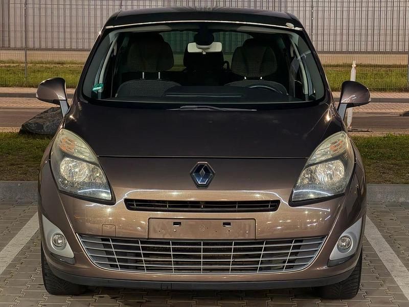 Gebraucht Renault Scénic III Dynamique 131 PS (96 kW) 2009 Braun Van / Kleinbus