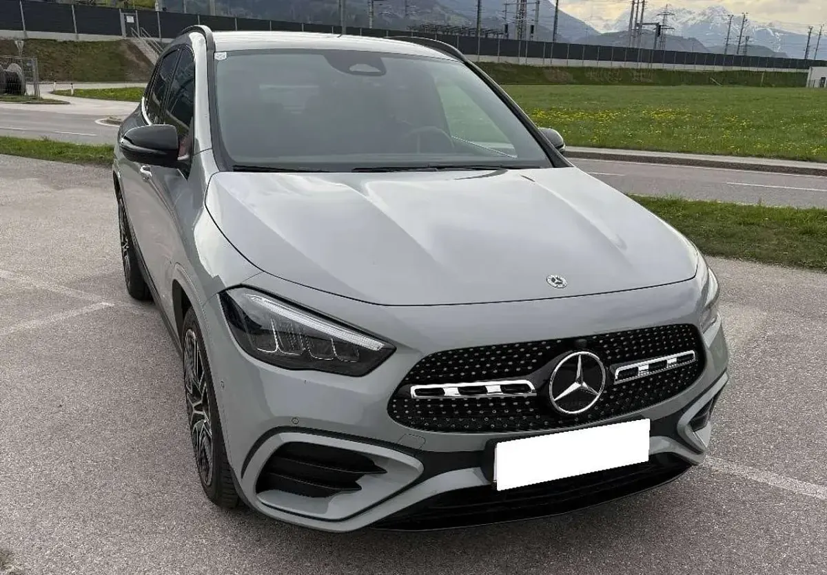Gebraucht Mercedes GLA200 Edition 150 PS (110 kW) 2025 Grau SUV