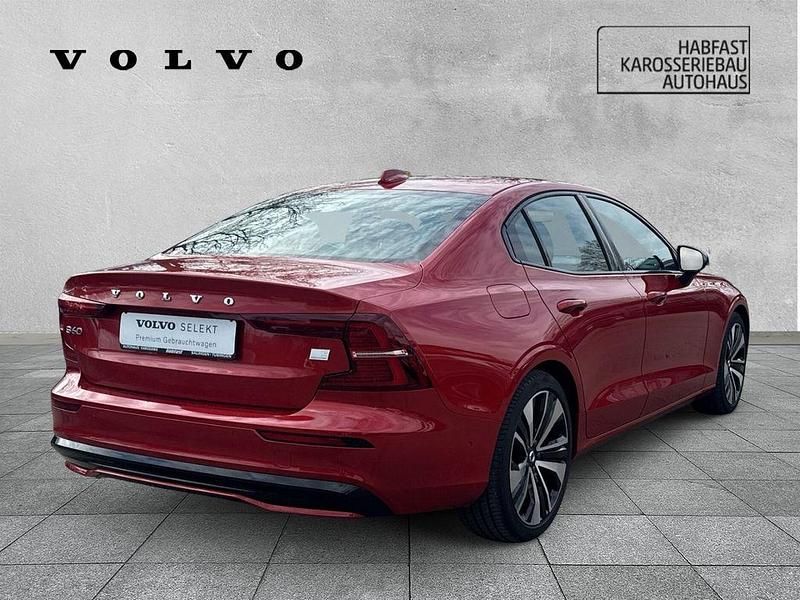 Gebraucht Volvo S60 Ultimate 455 PS (334 kW) 2023 Fusion red / metallic Limousine