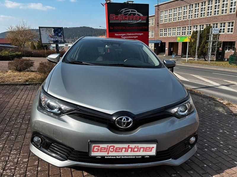 Gebraucht Toyota Auris Team 116 PS (85 kW) 2018 Grau Limousine