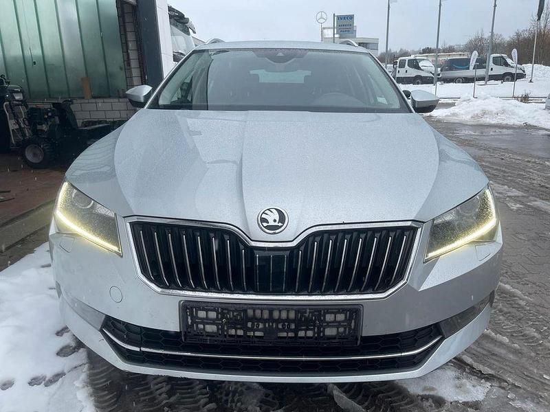 Gebraucht Skoda Superb Style 150 PS (110 kW) 2017 Silber Limousine
