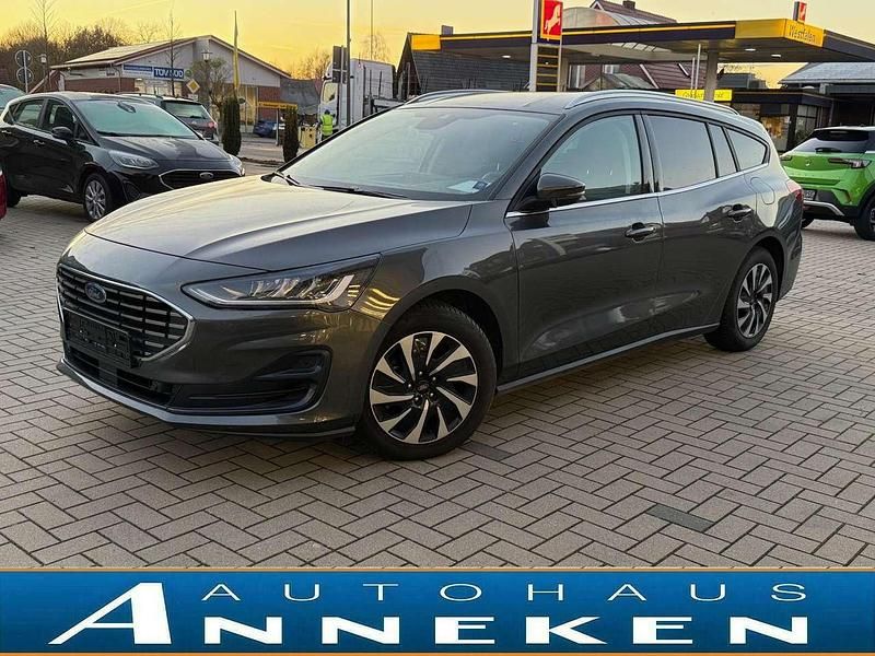 Grau Gebraucht 2025 Ford Focus Titanium Limousine | 20.850 € (Superpreis) - Bild 1/3