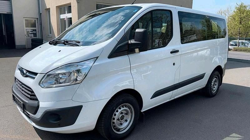 Second-hand Ford Transit Custom 105 CP (77 kW) 2017 Alb Monovolum