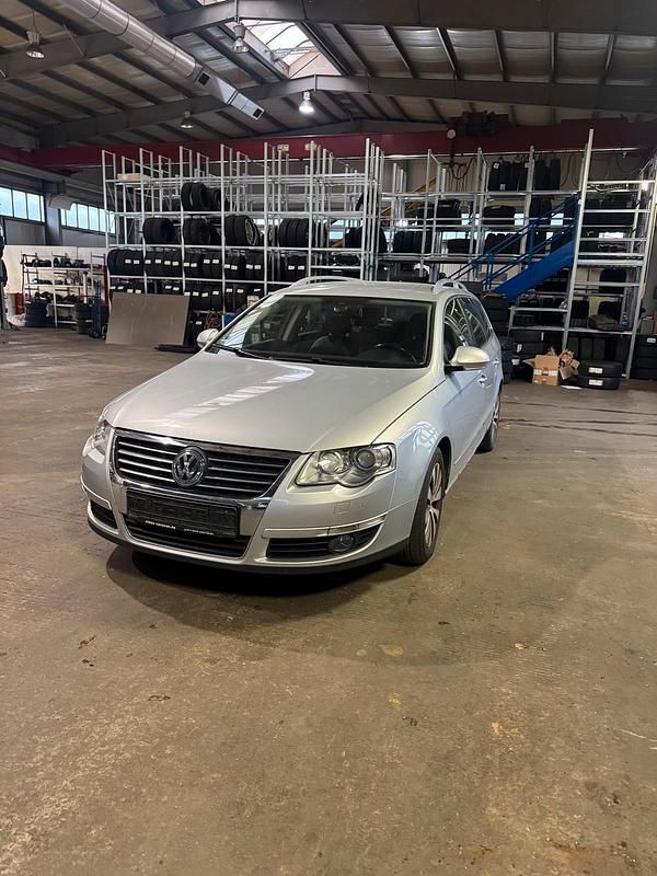 Silber Gebraucht 2007 VW Passat Kombi | 1.450 € (Superpreis) - Bild 1/4