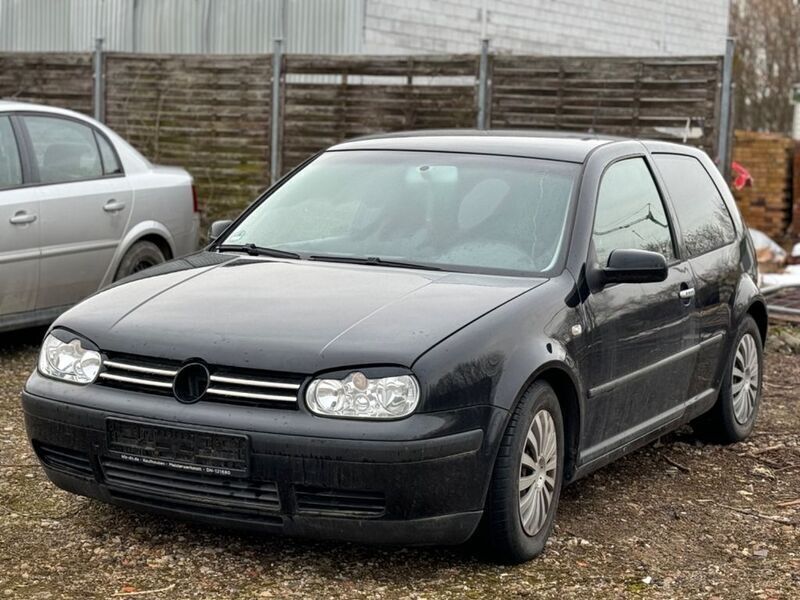 Schwarz Gebraucht 2001 VW Golf IV Comfortline Limousine | 550 € (Superpreis) - Bild 1/4