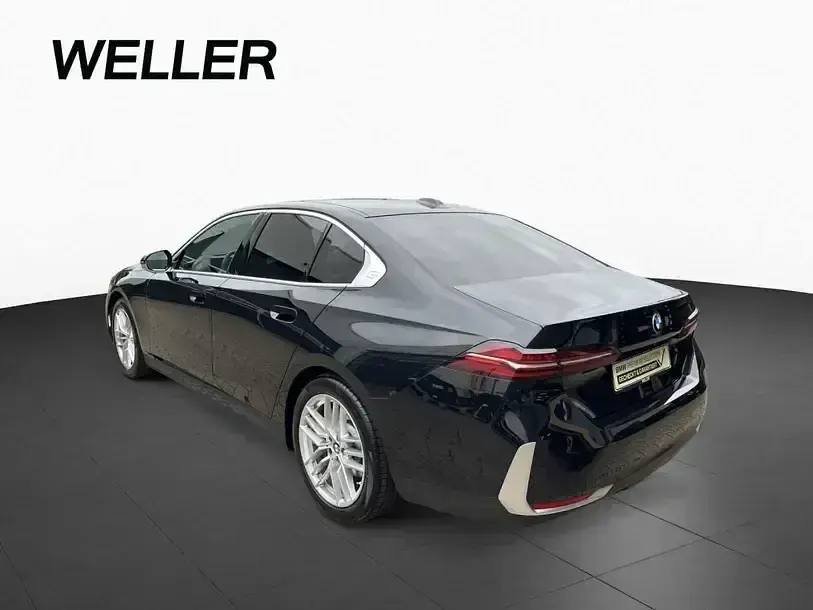 Gebraucht BMW 520 Sport Line 197 PS (144 kW) 2025 Schwarz Limousine