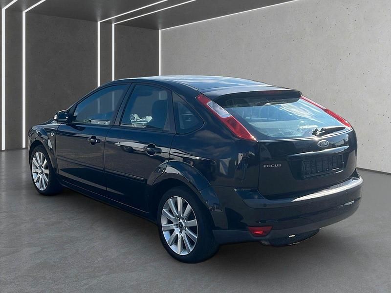 Gebraucht Ford Focus Ghia 145 PS (106 kW) 2007 Schwarz Kleinwagen