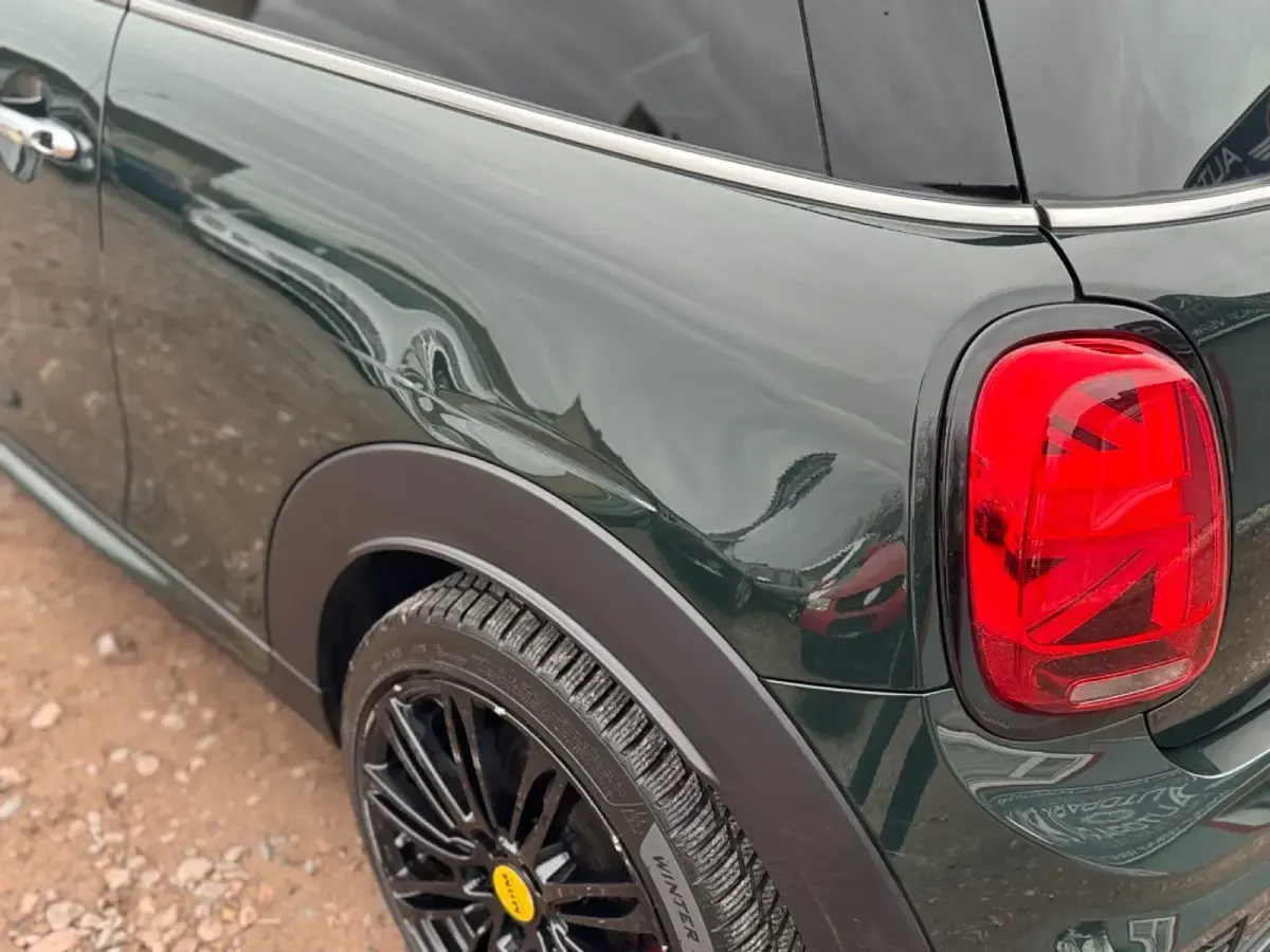 Second-hand Mini John Cooper Works 231 CP (169 kW) 2018 Verde Hatchback