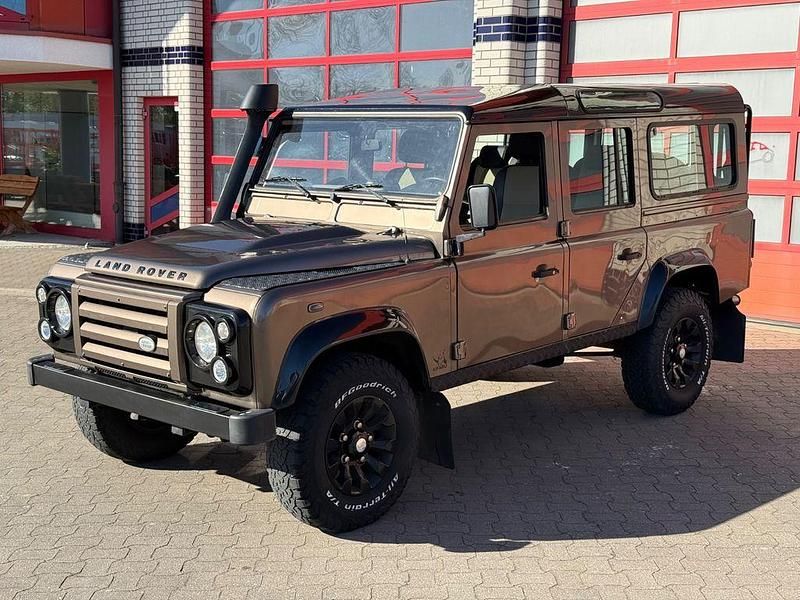 Gebraucht Land Rover Defender 132 PS (97 kW) 2011 Braun SUV